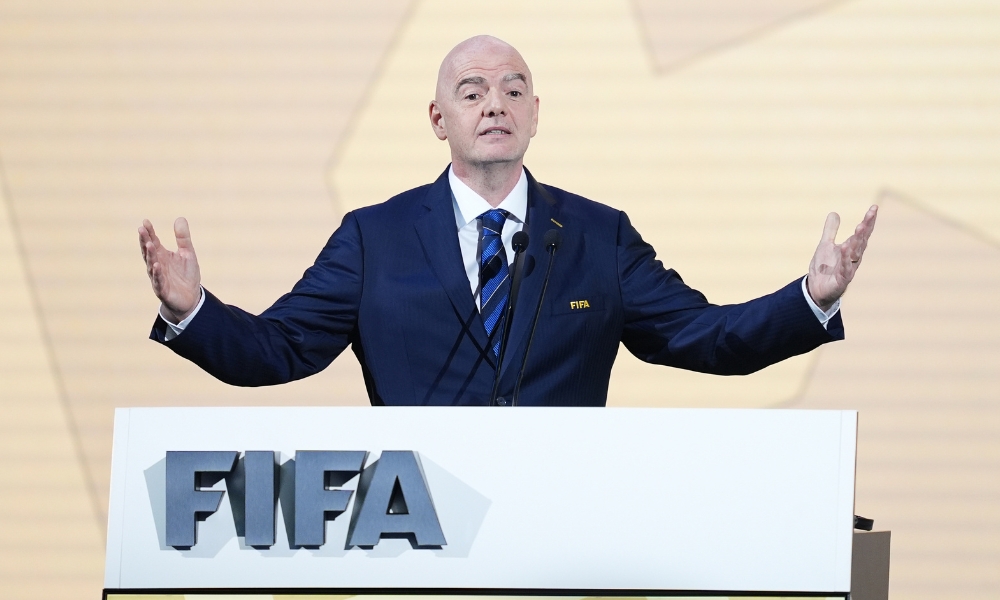 足球不仅是 足球不仅是